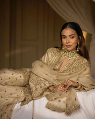 "Elegant Ethno-Kurta Set"