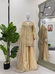 "Elegant Ethno-Kurta Set"