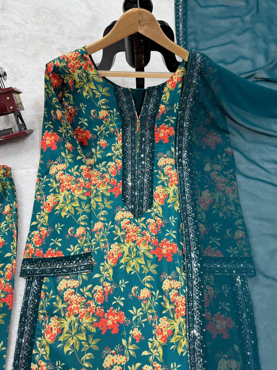 Charming Embroidered Kurta Set for Modern Elegance
